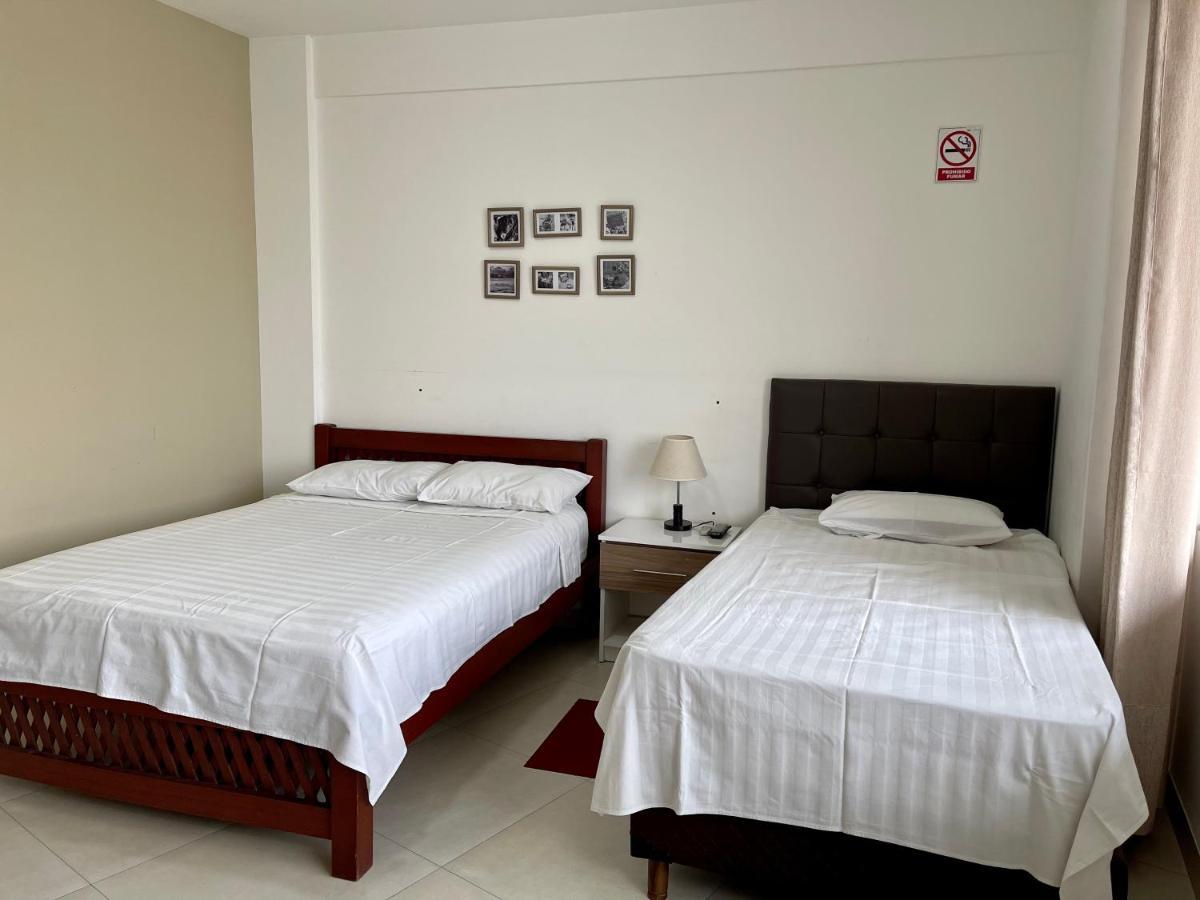 Edificio Las Palmas 3100 圣克鲁斯 外观 照片